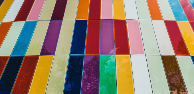 Buntes quadratisches Glasmosaik